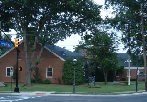 Cranford NJ stores and street 500x347 1