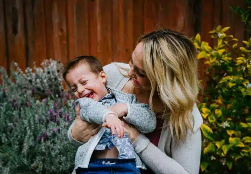 Mother and young child work with therapist with ParentChild Interaction Therapy