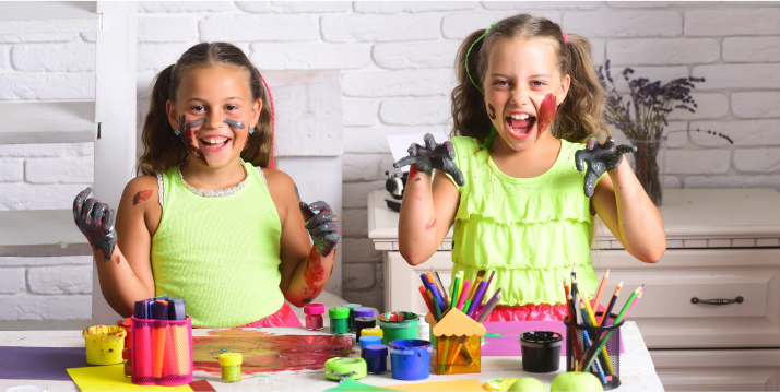 girls painting