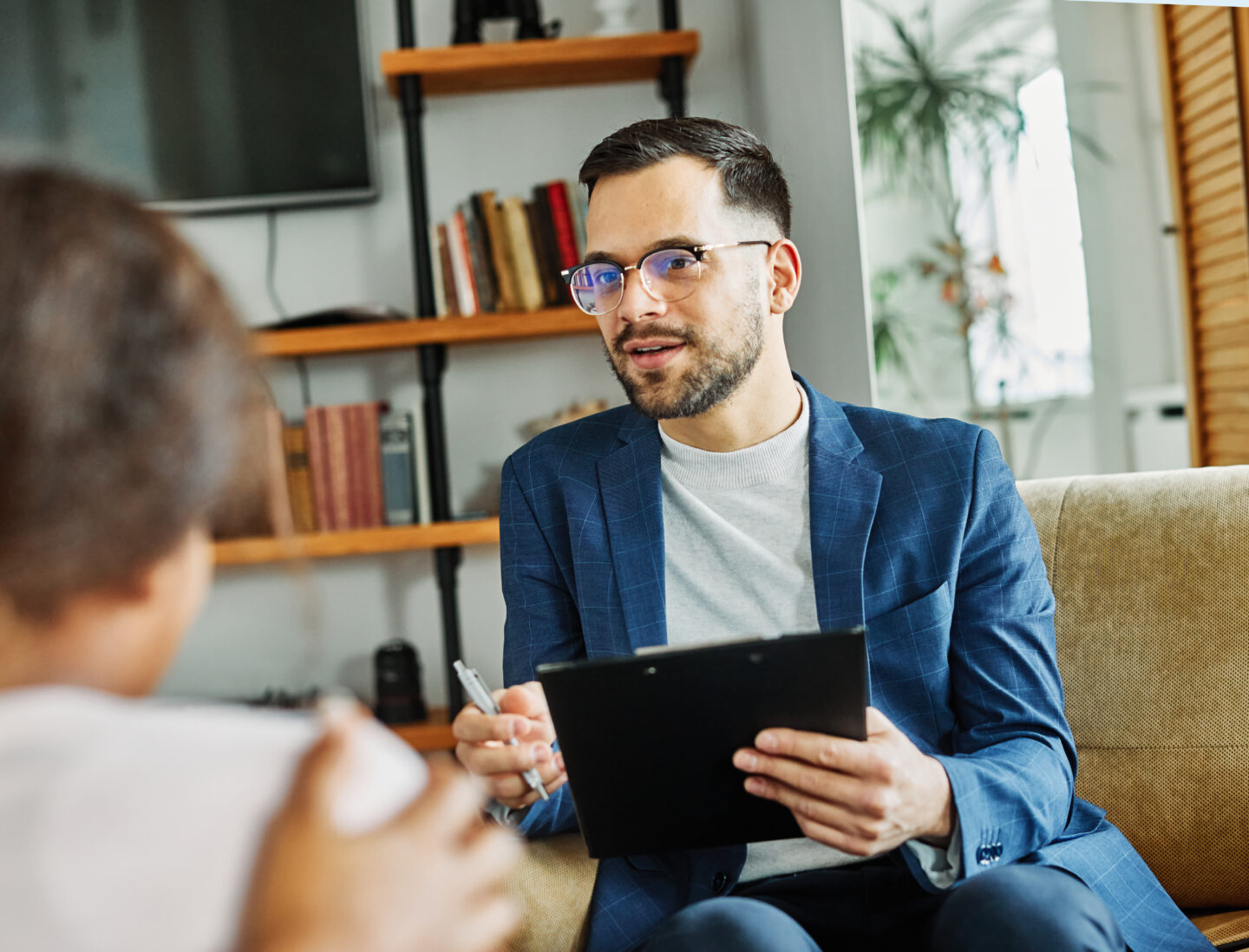 parent and teen child with a therapist 2026 01 11 23 22 47 utc